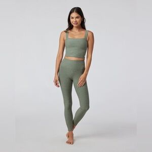 Vuori Clean Elevation Performance Leggings Green Small